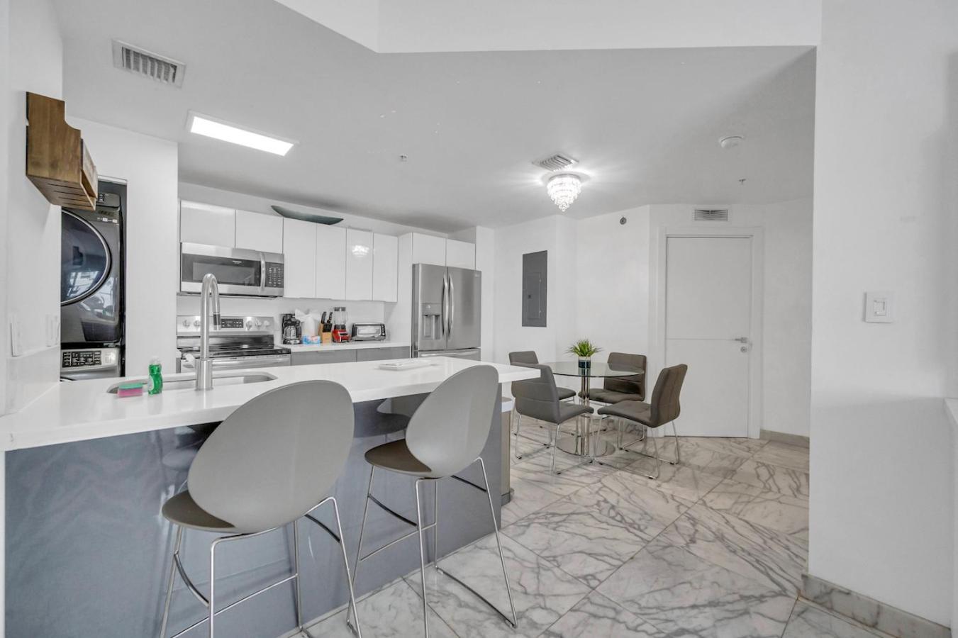 Subtle 2 Bed In Edgewater Near Downtown With Free Parking Appartement Miami Buitenkant foto