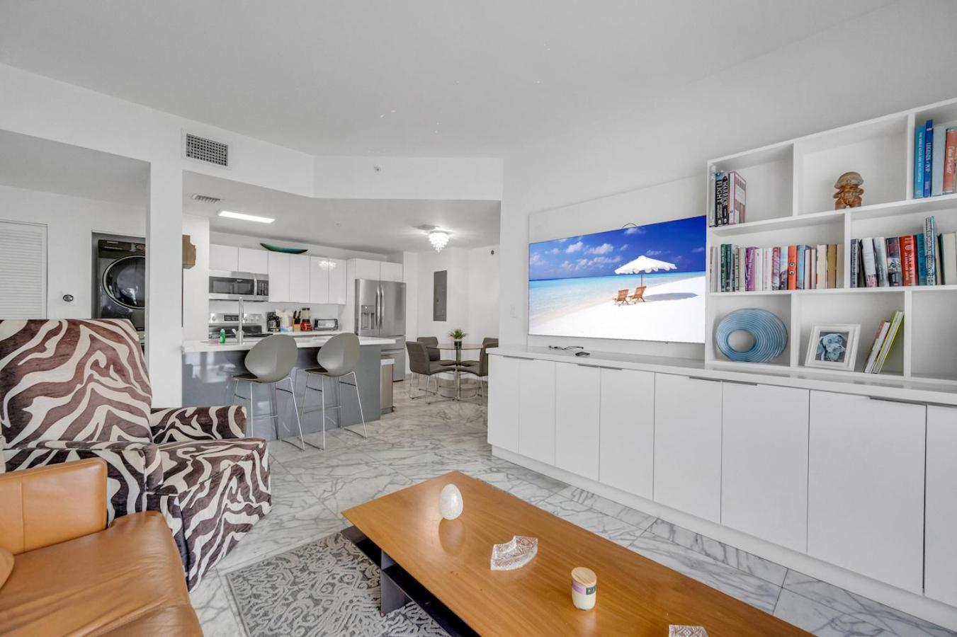 Subtle 2 Bed In Edgewater Near Downtown With Free Parking Appartement Miami Buitenkant foto