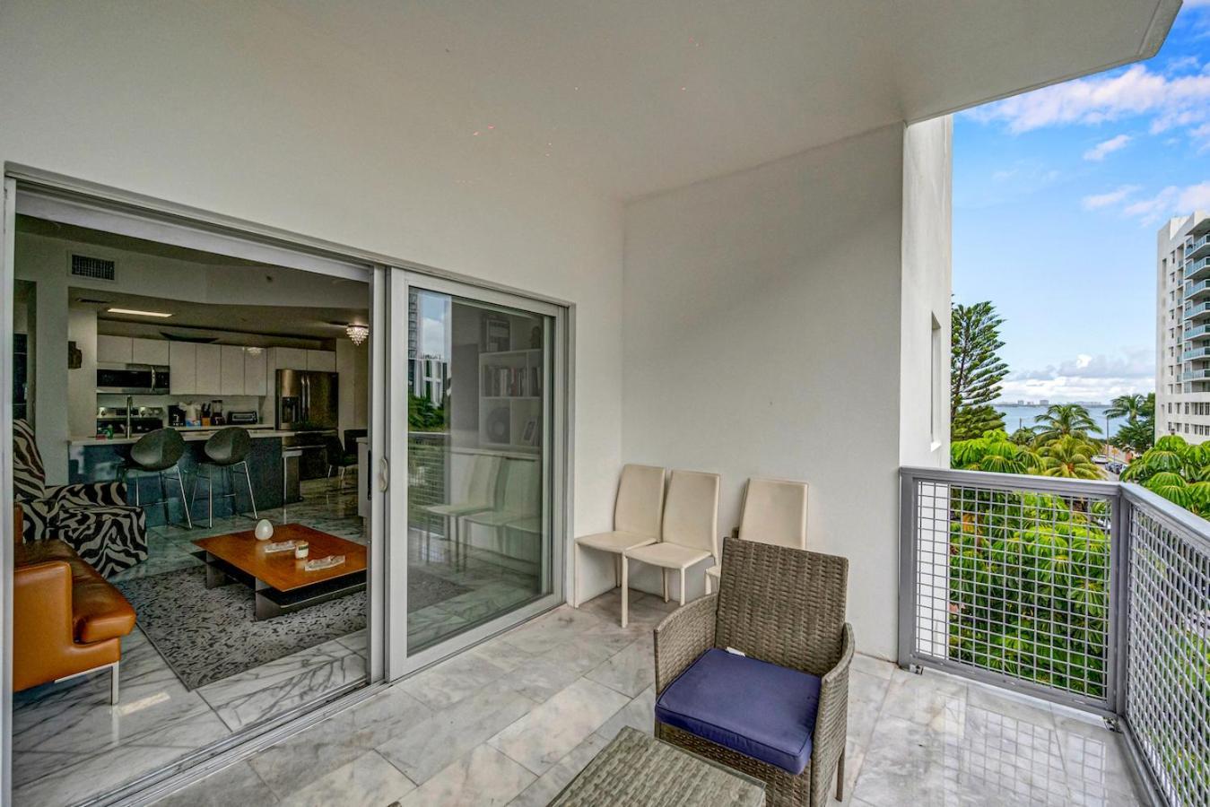 Subtle 2 Bed In Edgewater Near Downtown With Free Parking Appartement Miami Buitenkant foto