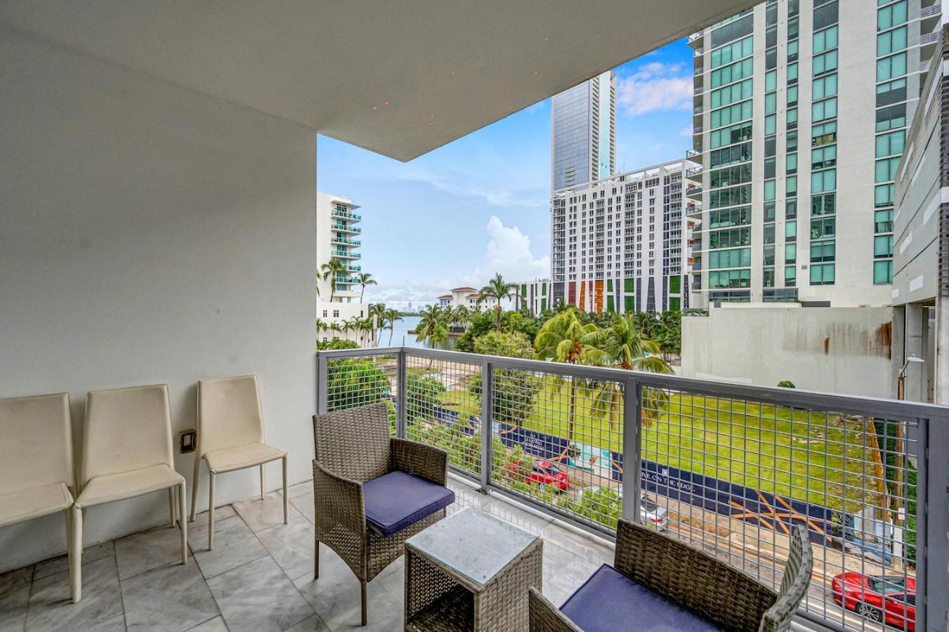 Subtle 2 Bed In Edgewater Near Downtown With Free Parking Appartement Miami Buitenkant foto