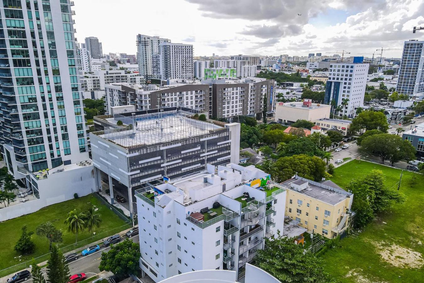 Subtle 2 Bed In Edgewater Near Downtown With Free Parking Appartement Miami Buitenkant foto