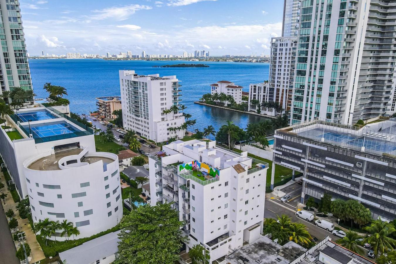 Subtle 2 Bed In Edgewater Near Downtown With Free Parking Appartement Miami Buitenkant foto