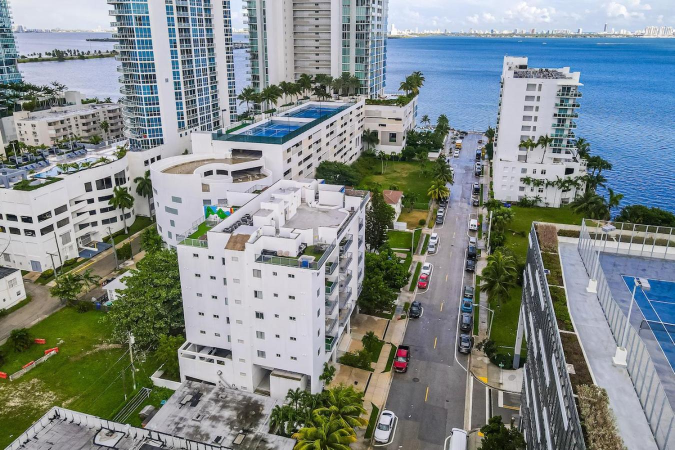 Subtle 2 Bed In Edgewater Near Downtown With Free Parking Appartement Miami Buitenkant foto